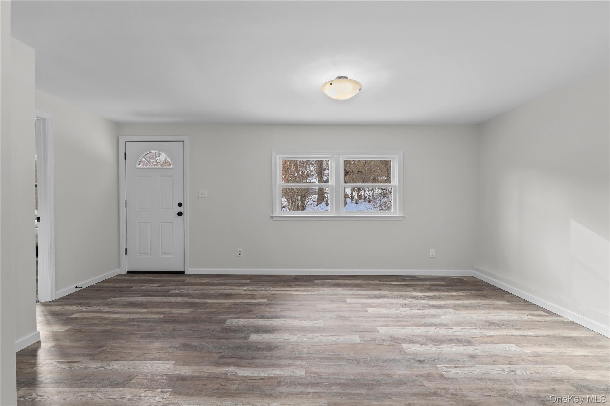 28 Quaker Road Carmel, NY 10512 - Photo 8 of 16 a view of an empty room