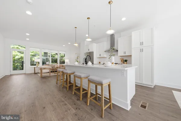$1,390,000 | 3544 Sutton Heights Circle, Fairfax, VA 22031
