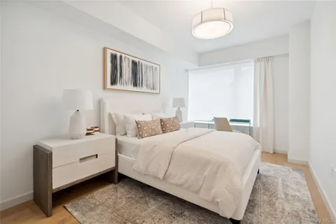 $1,236,500 | 218 Middle Neck Road, Unit 302, Great Neck, NY 11021