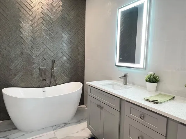 $1,600,000 | 965 Pine Hill Boulevard, Geneva, FL 32732