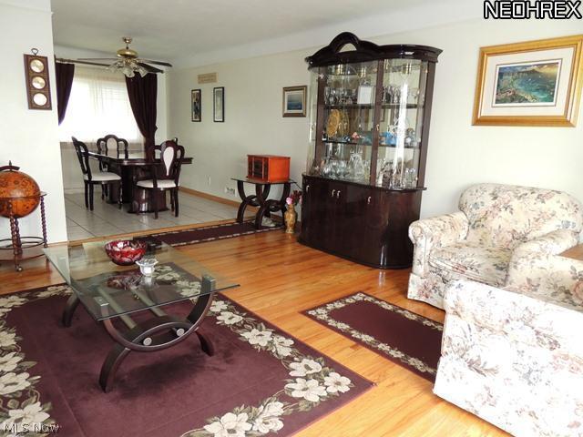 7296 Oakwood Road Parma, OH 44130 - Photo 8 of 20