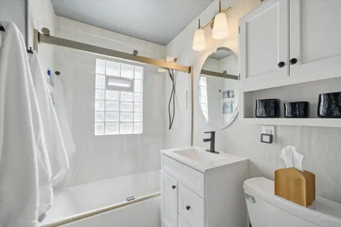 $389,900 | 2801 East Rhode Island Avenue, Milwaukee, WI 53207