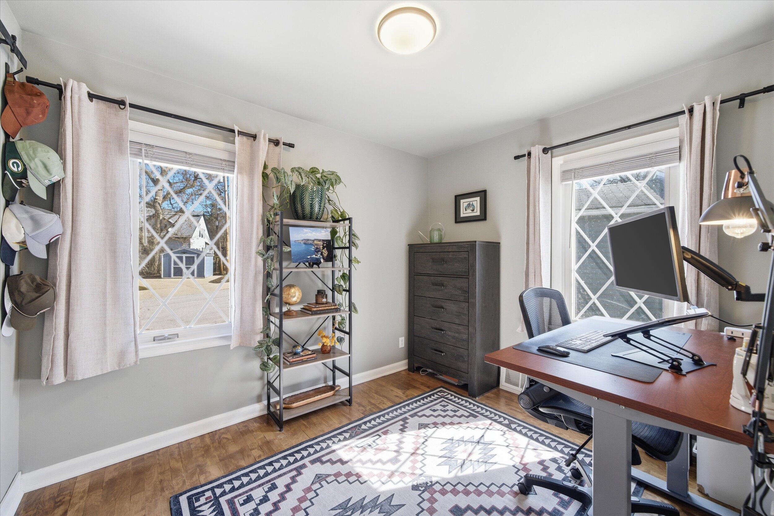 2801 East Rhode Island Avenue Milwaukee, WI 53207 - Photo 15 of 35 Second Bedroom