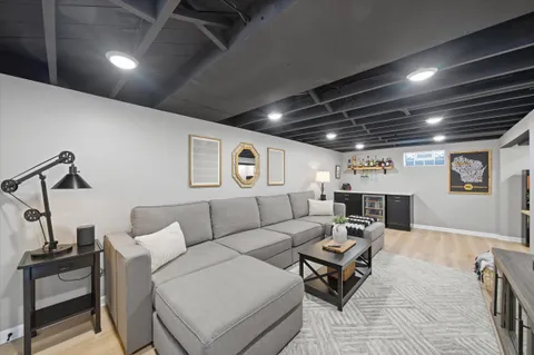 $389,900 | 2801 East Rhode Island Avenue, Milwaukee, WI 53207