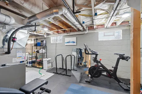 $389,900 | 2801 East Rhode Island Avenue, Milwaukee, WI 53207