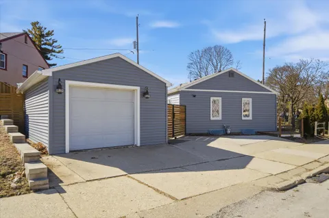 $389,900 | 2801 East Rhode Island Avenue, Milwaukee, WI 53207