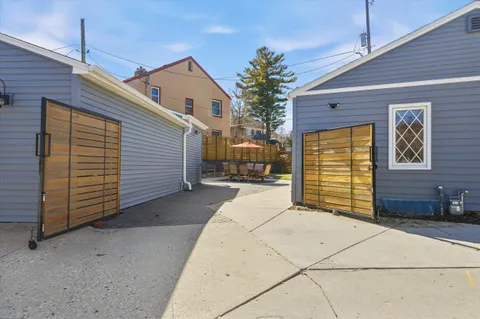 $389,900 | 2801 East Rhode Island Avenue, Milwaukee, WI 53207