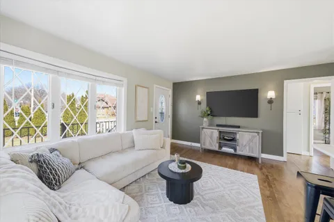 $389,900 | 2801 East Rhode Island Avenue, Milwaukee, WI 53207