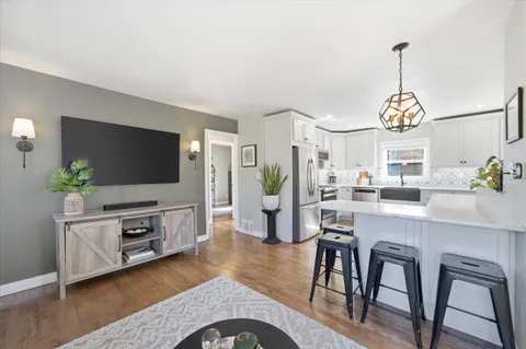 $389,900 | 2801 East Rhode Island Avenue, Milwaukee, WI 53207