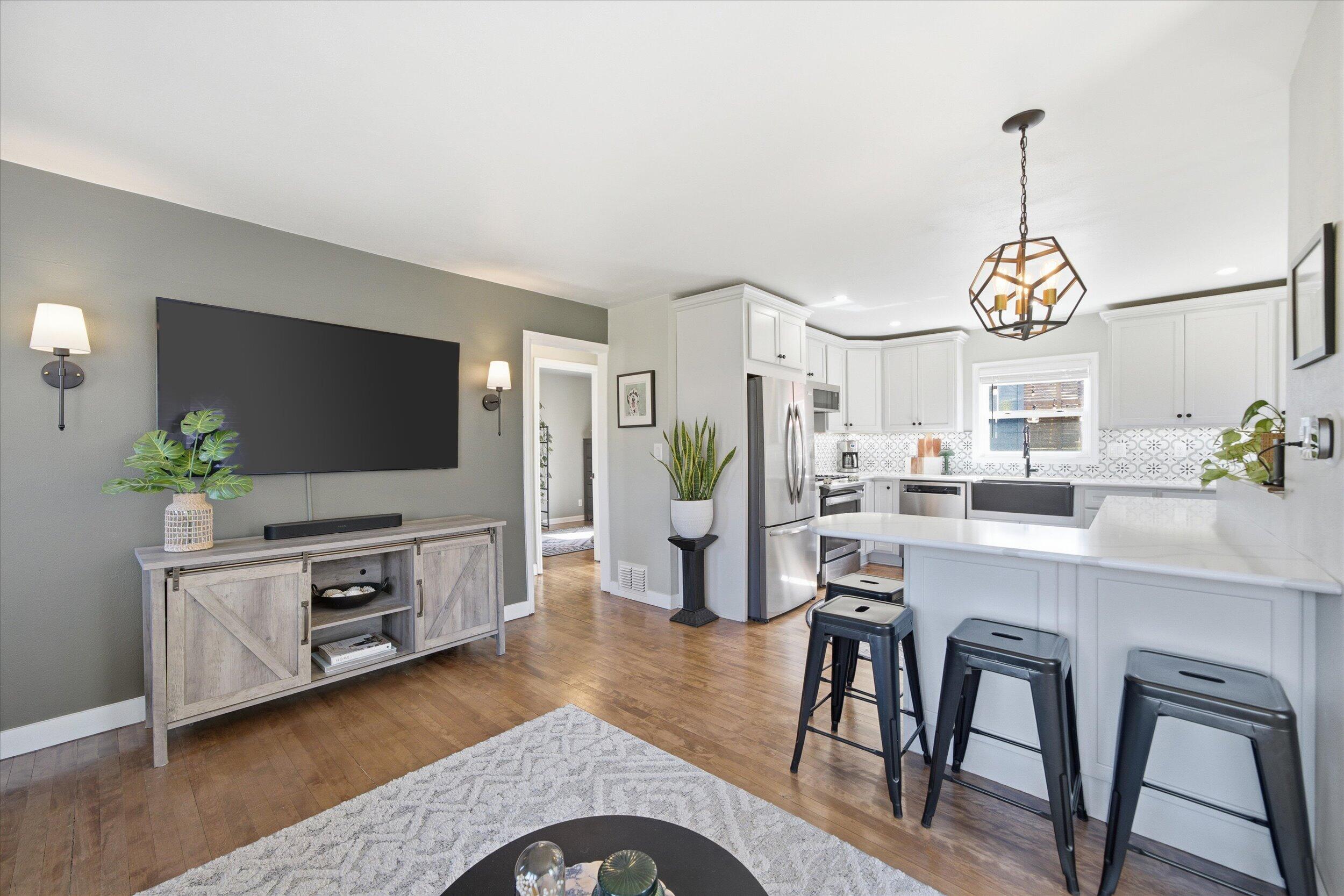 2801 East Rhode Island Avenue Milwaukee, WI 53207 - Photo 7 of 35 View into the rennovated Kitchen