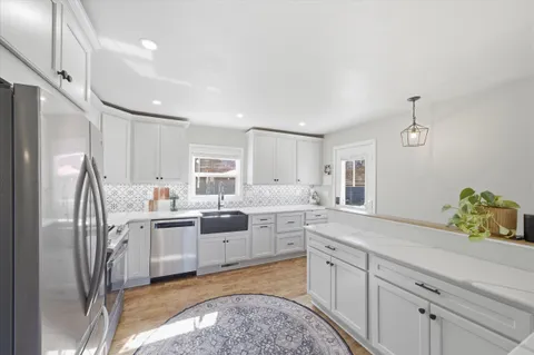 $389,900 | 2801 East Rhode Island Avenue, Milwaukee, WI 53207