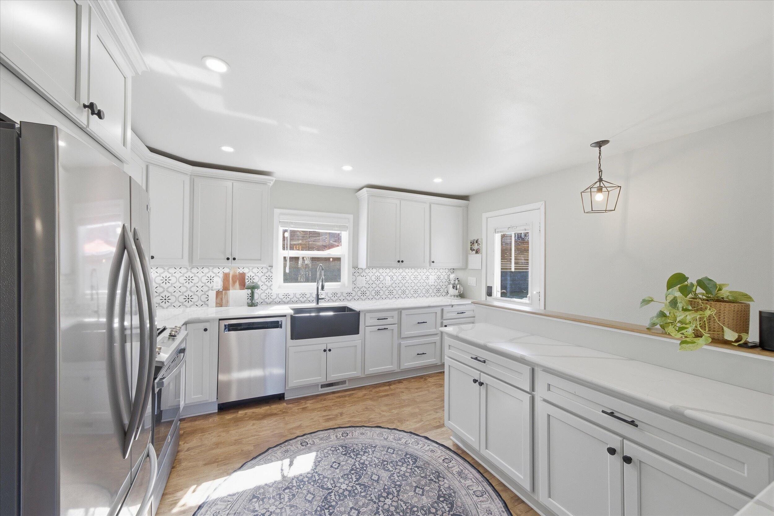 2801 East Rhode Island Avenue Milwaukee, WI 53207 - Photo 9 of 35 Newer Appliances