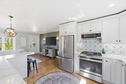 $389,900 | 2801 East Rhode Island Avenue, Milwaukee, WI 53207