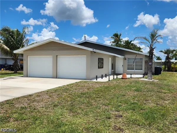 $393,000 | 11370-11368 Summerwinds Court, Unit 70, Fort Myers, FL 33908
