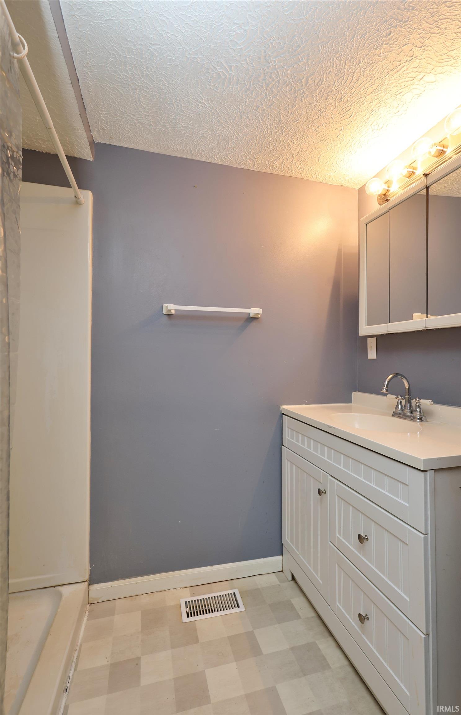 323 East 1st Street Fairmount, IN 46928 - Photo 6 of 11