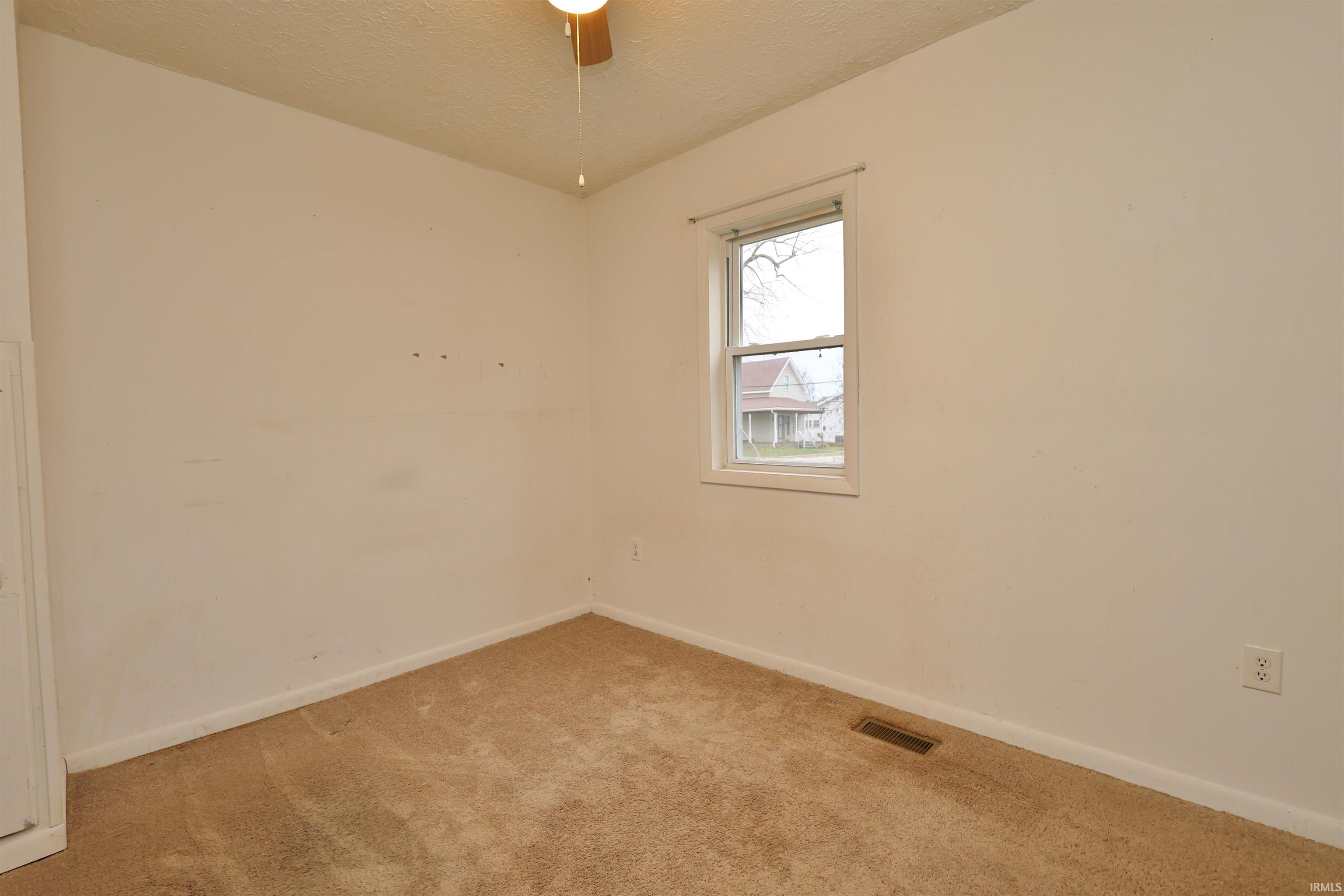 323 East 1st Street Fairmount, IN 46928 - Photo 7 of 11