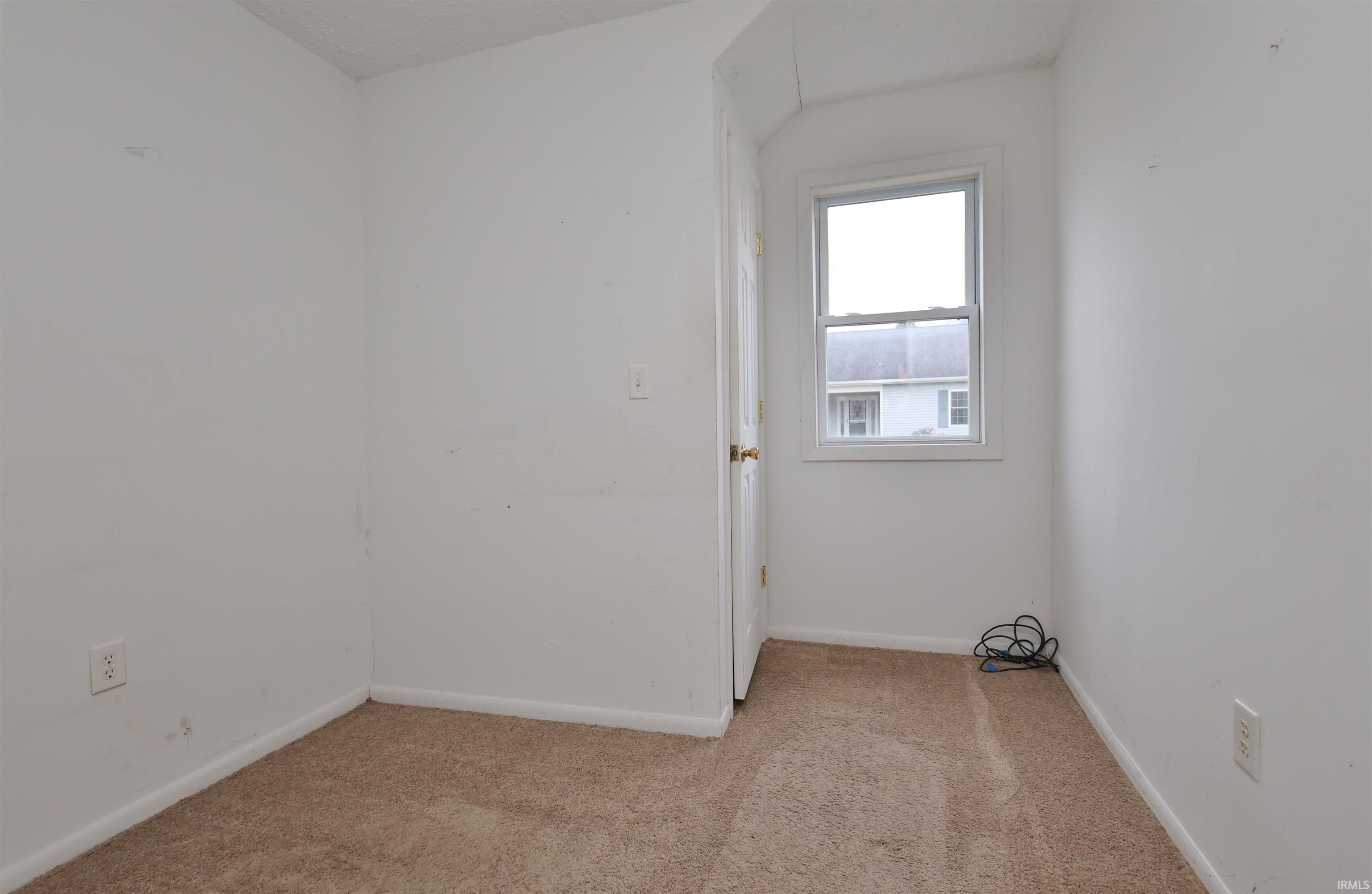 323 East 1st Street Fairmount, IN 46928 - Photo 9 of 11