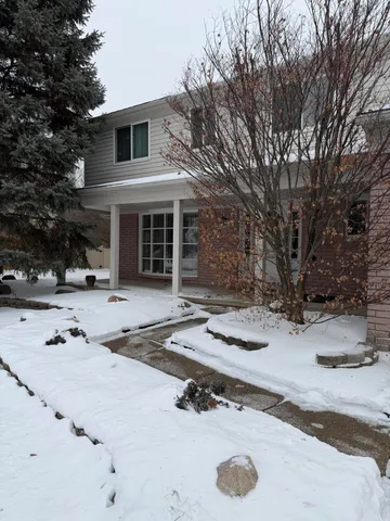 $2,895 | 3550 Kings Point Drive, Troy, MI 48083