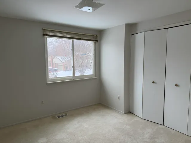 $2,895 | 3550 Kings Point Drive, Troy, MI 48083