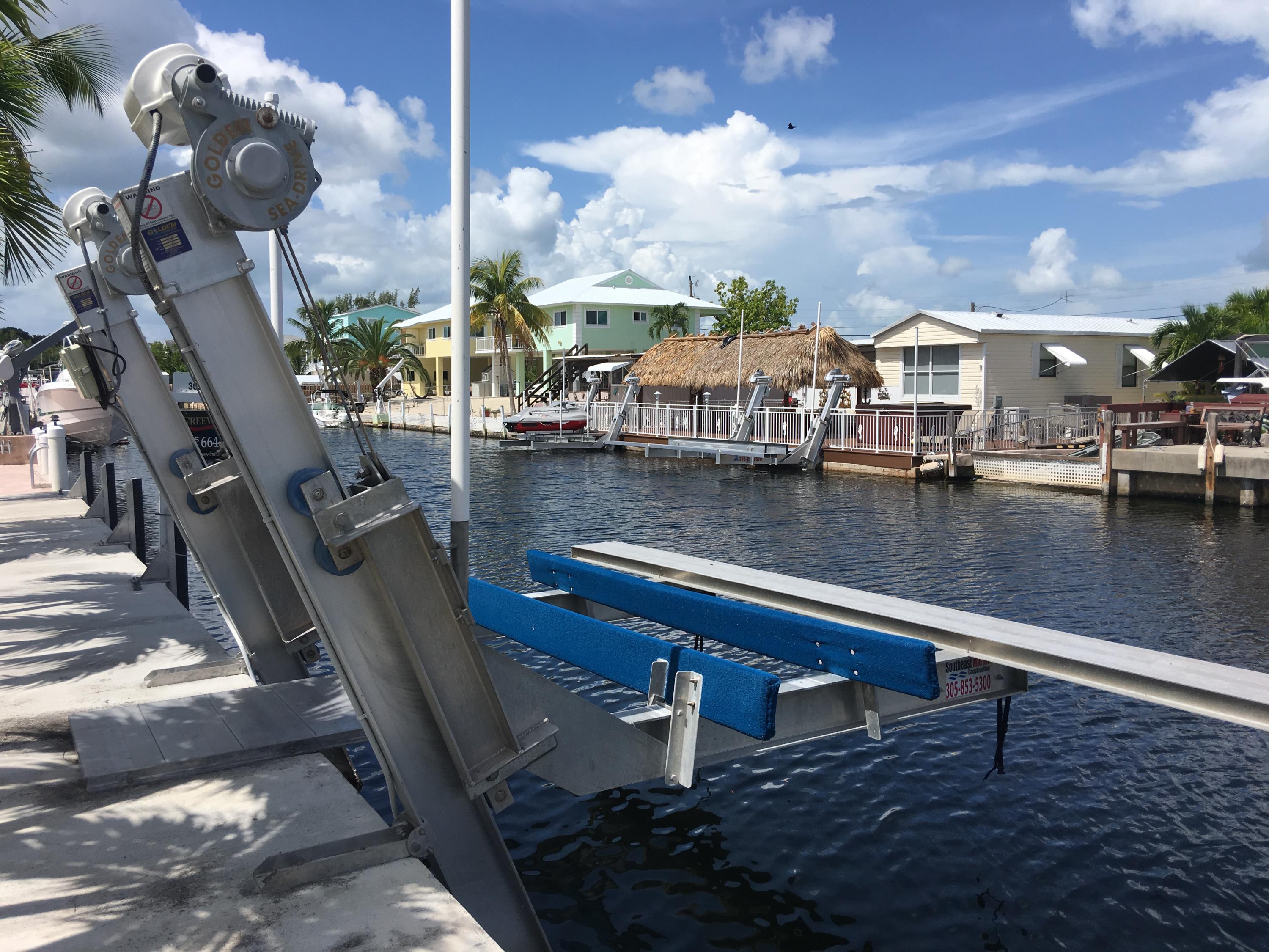 146 Long Key Road Key Largo, FL 33037 - Photo 4 of 18 Boat lift