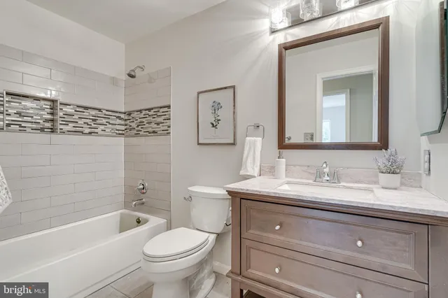 $675,000 | 7120 Bluegrass Way, Owings, MD 20736