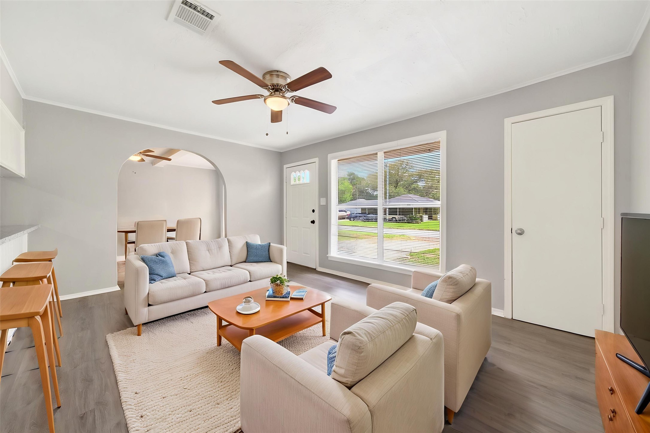 6718 Crosswell Street Houston, TX 77087 - Photo 2 of 29 VIRTUALLY STAGED