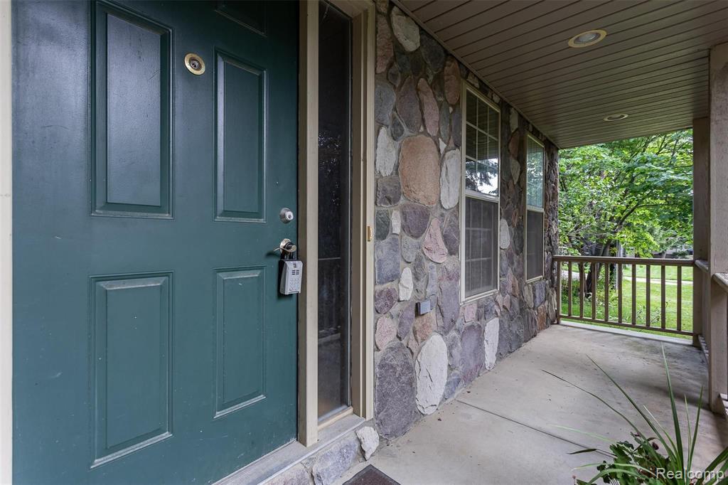 3930 Dunning Road Rochester Hills, MI 48309 - Photo 12 of 49