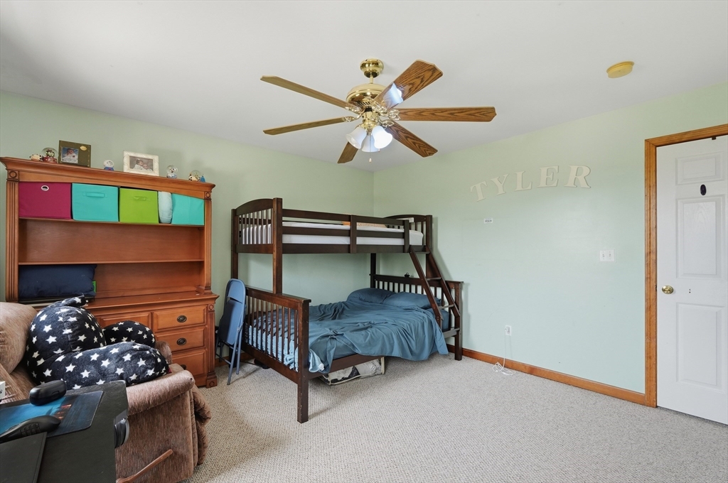 1527 Main Street Acushnet, MA 02743 - Photo 26 of 32