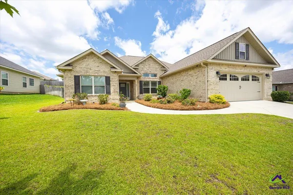 $323,900 | 207 Creek Ridge Drive, Warner Robins, GA 31088