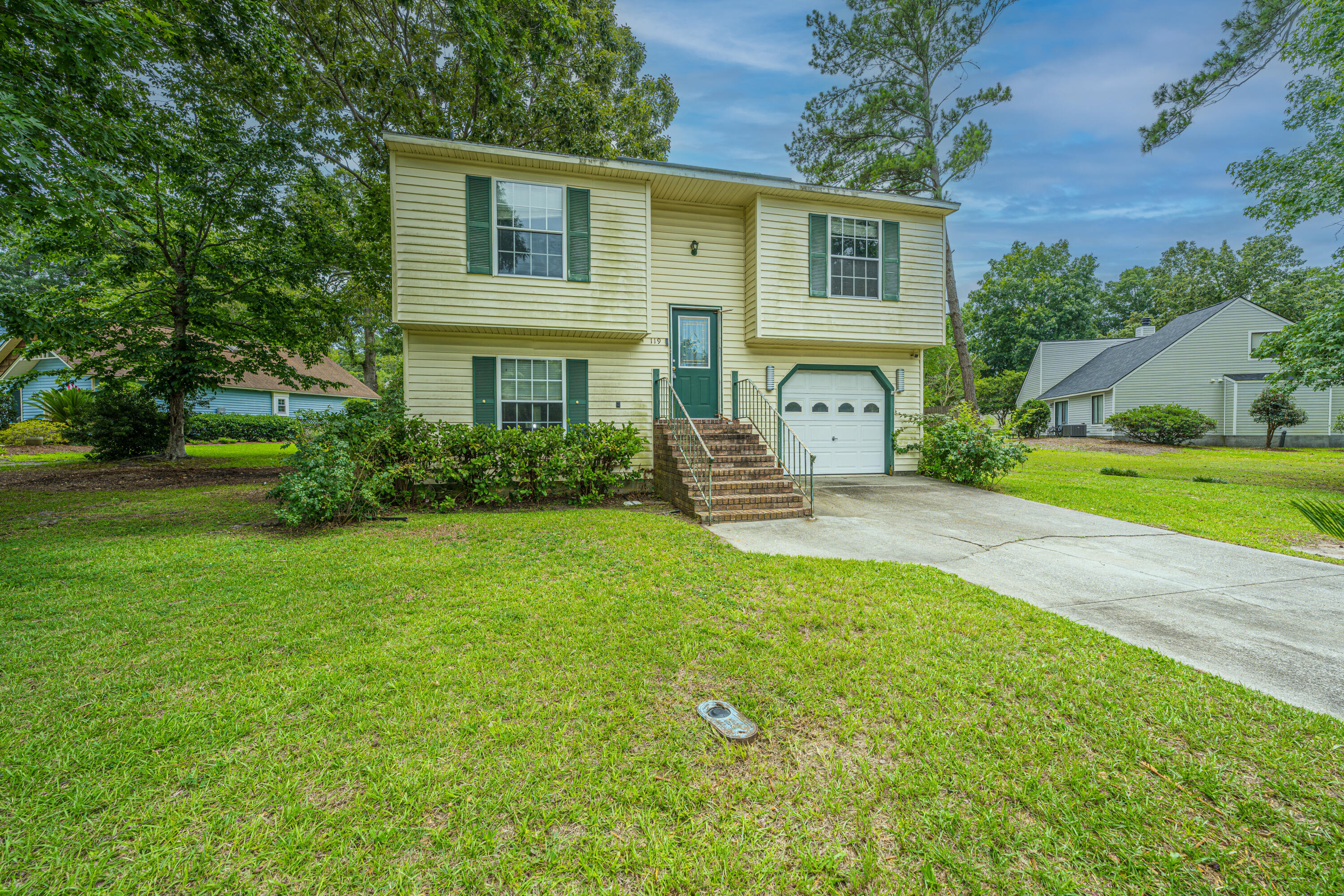 119 Hummingbird Avenue Ladson, SC 29456 - Photo 2 of 32