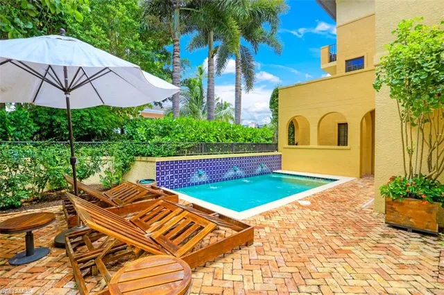 a view of outdoor space yard and patio