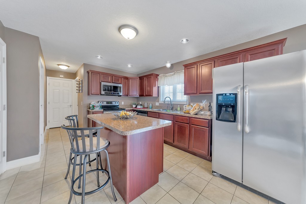 339 Naismith Street Springfield, MA 01104 - Photo 2 of 13 Gallery Image 2