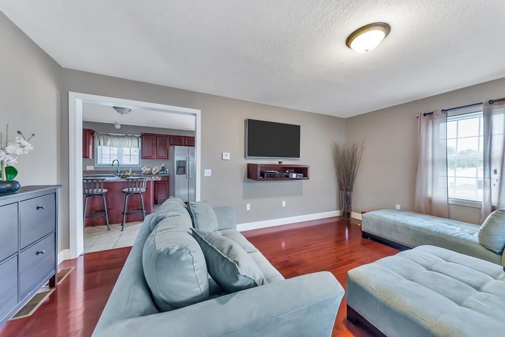 339 Naismith Street Springfield, MA 01104 - Photo 3 of 13 Gallery Image 3