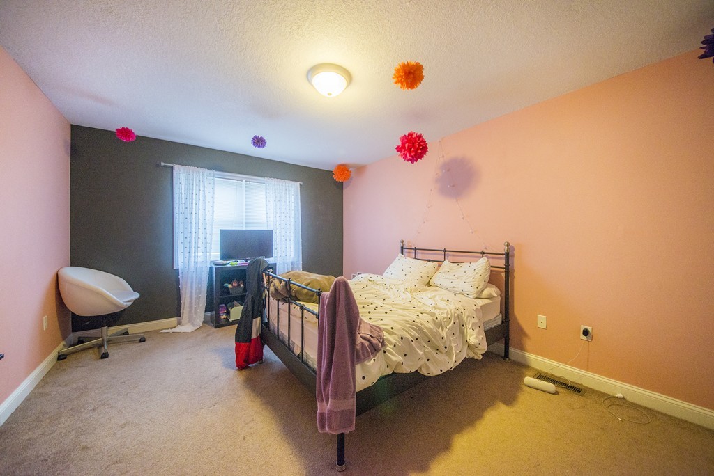 339 Naismith Street Springfield, MA 01104 - Photo 8 of 13 Gallery Image 8