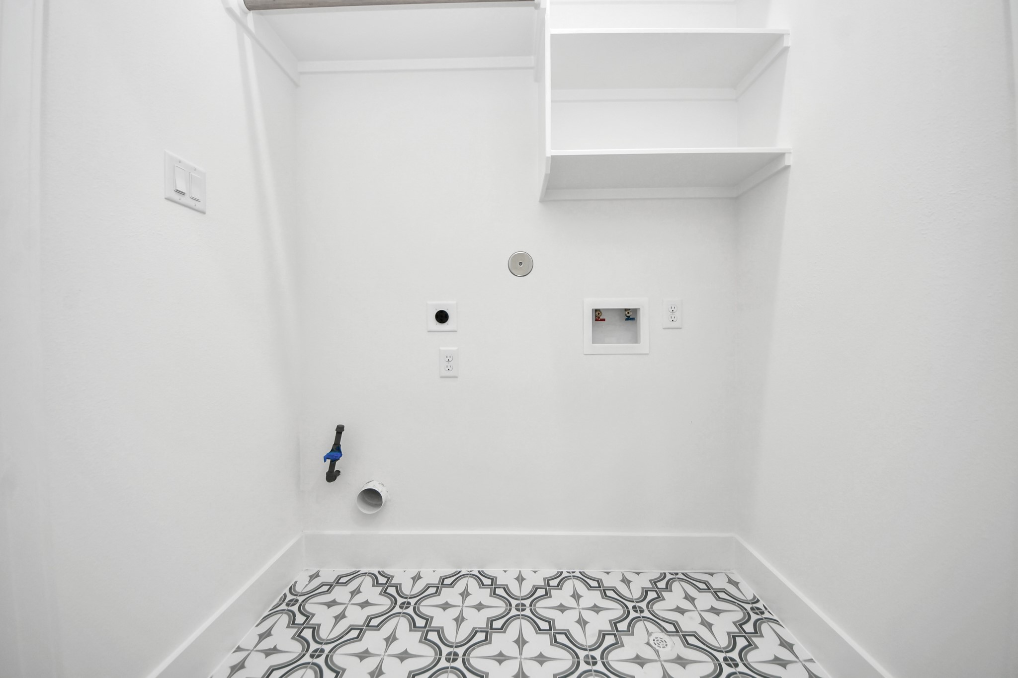 4804 Elysian Street, Unit B Houston, TX 77009 - Photo 34 of 49 Laundry room