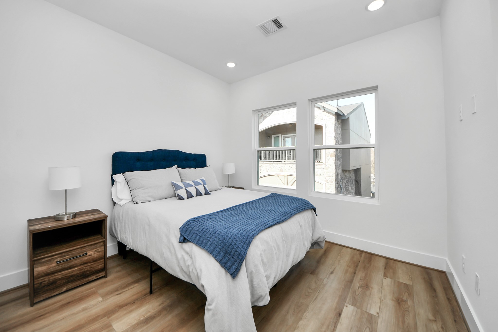 4804 Elysian Street, Unit B Houston, TX 77009 - Photo 35 of 49 Third bedroom on the third floor