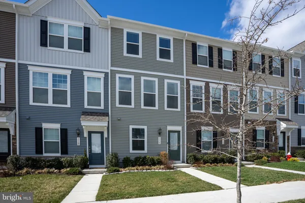 $329,900 | 114 Coolidge Avenue, Ranson, WV 25438