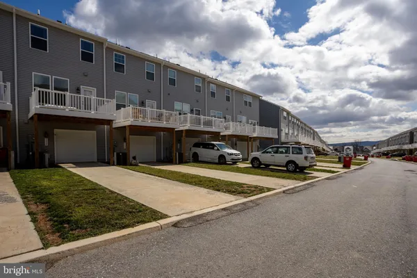 $329,900 | 114 Coolidge Avenue, Ranson, WV 25438