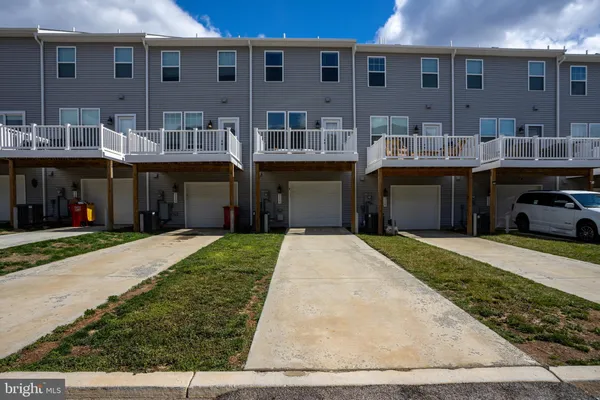 $329,900 | 114 Coolidge Avenue, Ranson, WV 25438