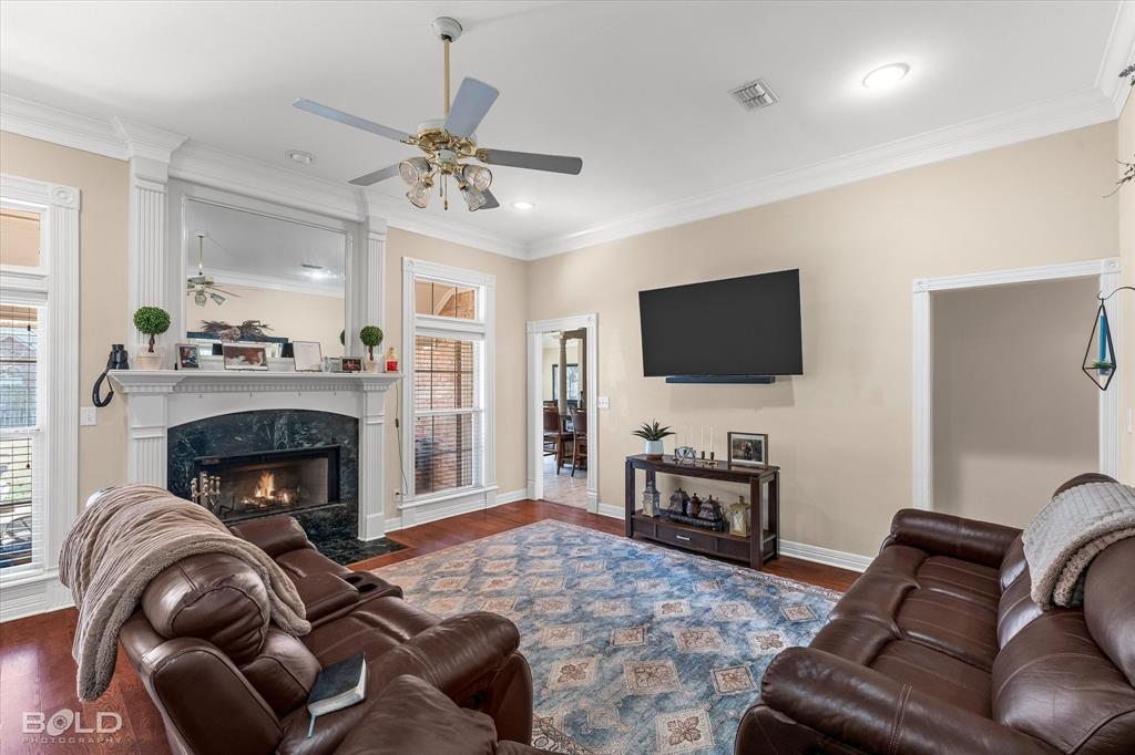 218 Ridgefield Drive Bossier City, LA 71111 - Photo 3 of 40