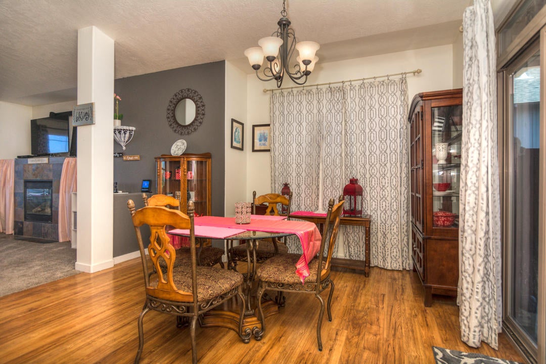 4122 Southwest Rhyolite Place Redmond, OR 97756 - Photo 11 of 32 Rhyolite Pl SW (11 of 32)