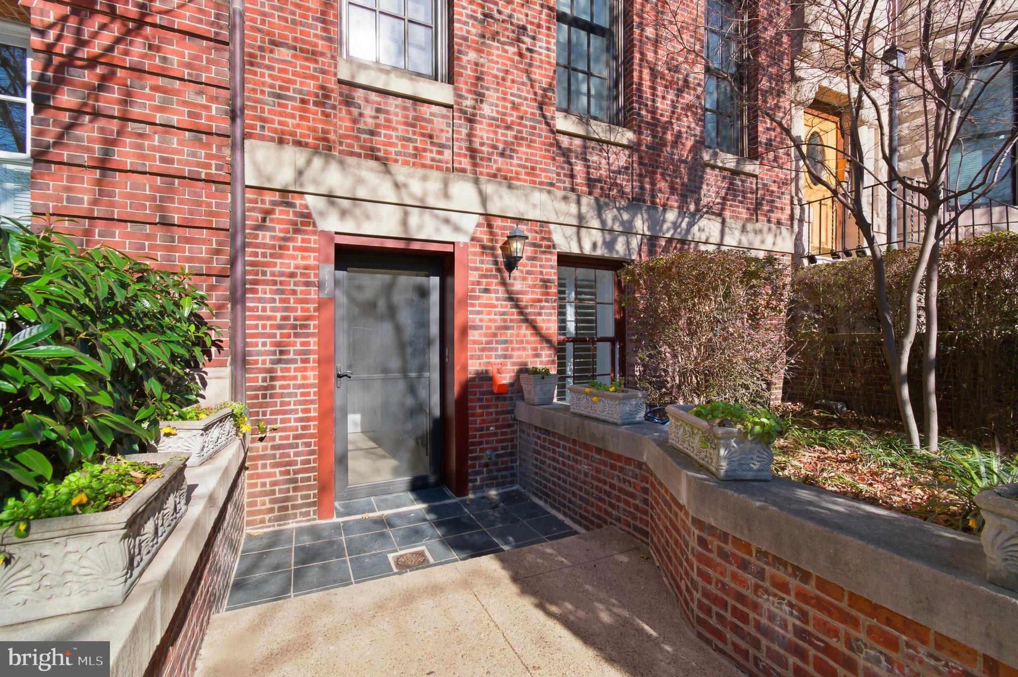 2117 S Street Northwest Washington, DC 20008 - Photo 5 of 63 a front view of a house