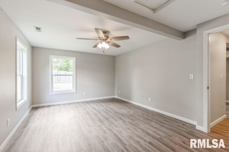 1231 Devils Glen Road Bettendorf, IA 52722 - Photo 5 of 15 Gallery Image 5