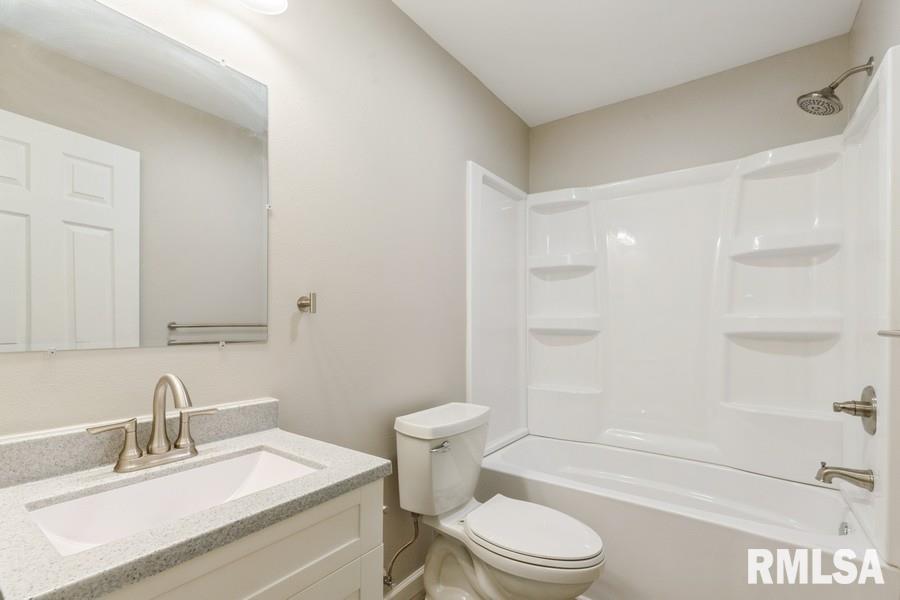 1231 Devils Glen Road Bettendorf, IA 52722 - Photo 8 of 15 Gallery Image 8