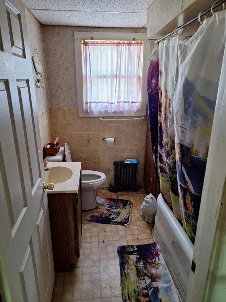 421 Champlain Street Berlin, NH 03570 - Photo 9 of 21