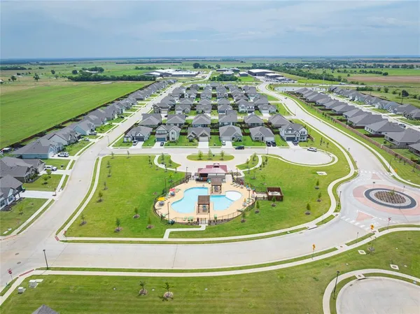 $330,000 | 723 Primrose Lane, Pilot Point, TX 76258