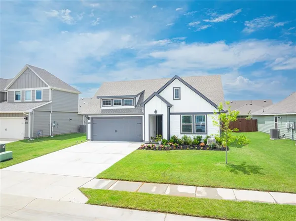 $330,000 | 723 Primrose Lane, Pilot Point, TX 76258