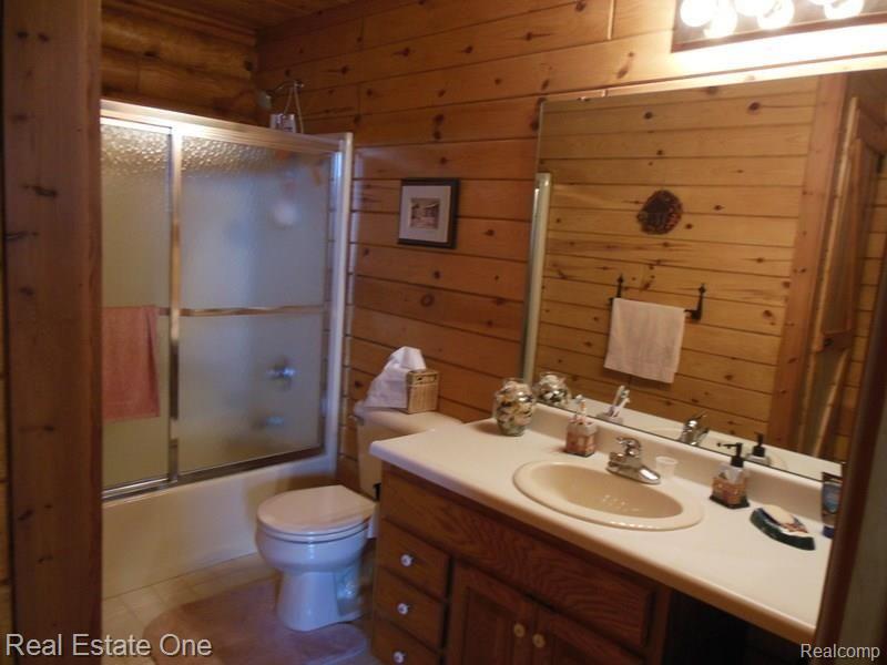 3216 West Road Millington, MI 48746 - Photo 32 of 59 Main Bath