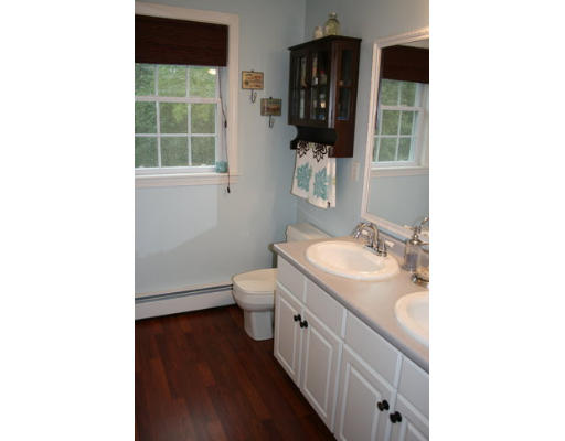 6 Tip Cart Road Sutton, MA 01590 - Photo 12 of 22