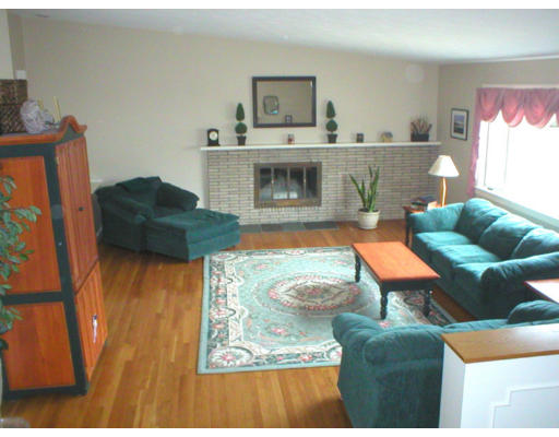 3 Sharon Road Marblehead, MA 01945 - Photo 4 of 12